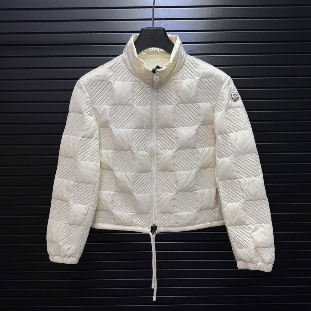 Moncler Women's Off-White Quilted Short Puffer Jacket